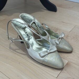 Chanel Vintage Cream and Gold Women's Slingback Shoes